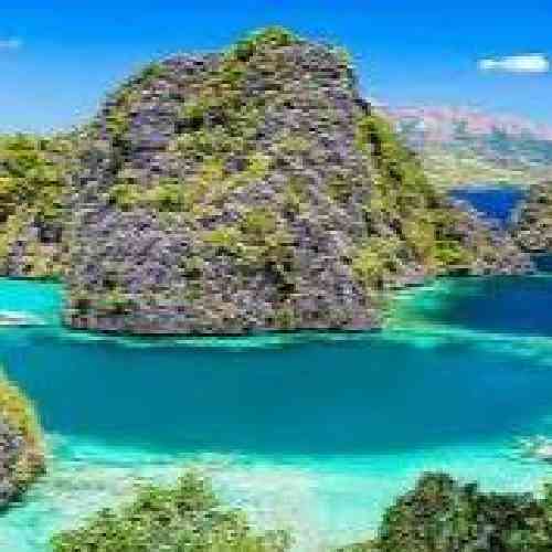  دلتنگیات برای من بود لطفت برای دیگرون رنج و غمت تو سینه ی من
