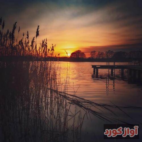 ستاره کرامت‌الله روی سنگ سرد ساحل از گذشت عمر غافل