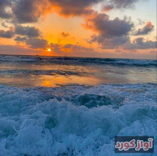  تو بغلت آرومم و تو جمع خانومم