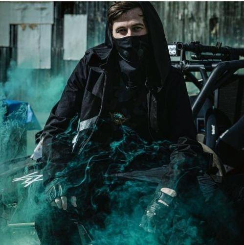 همه عاصی من یاغی فقط بودم عزاش