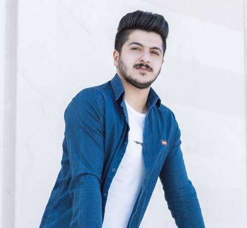 امیر سیاوشی یه نفر