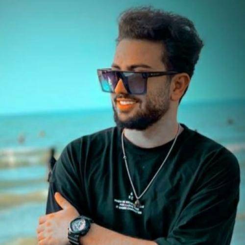 سالار صفرزاده مو فرفری