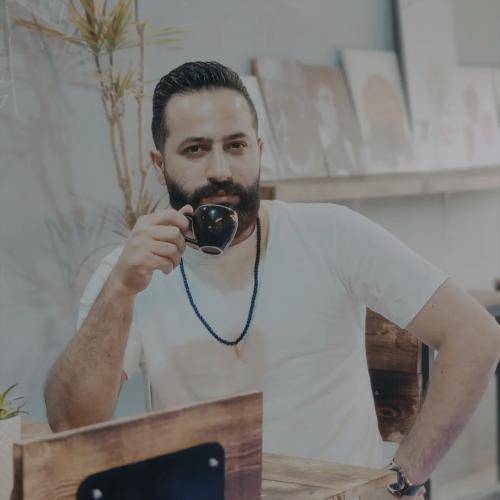 وحید مرادی بورین کنار بورین کنار شیر شیران بیمو