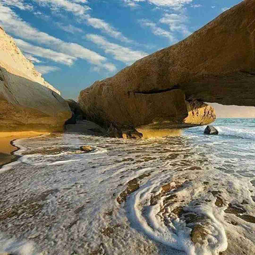  خالیه چپه سینم دل نیست هرجا میرم میگم فقط حیف نیست