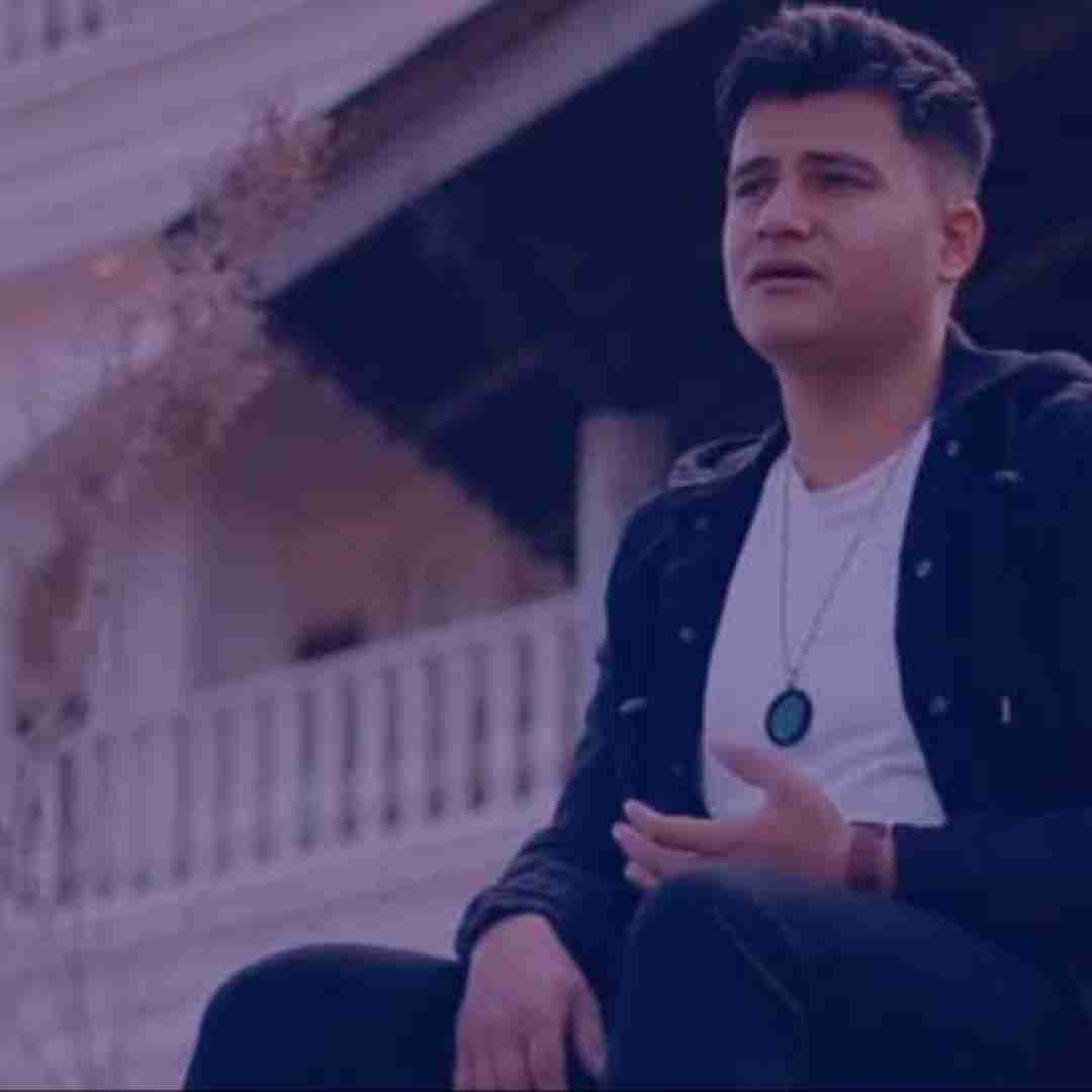 رامین کرمی غریبه بیه گردم تنیا کسم وی شاره