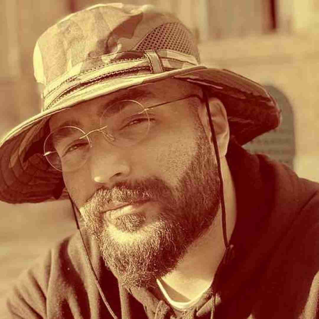 حمید صفت باید خاکسترو بکنی طلا حتی باشی فرزند کوچیک تو وسط طلاق