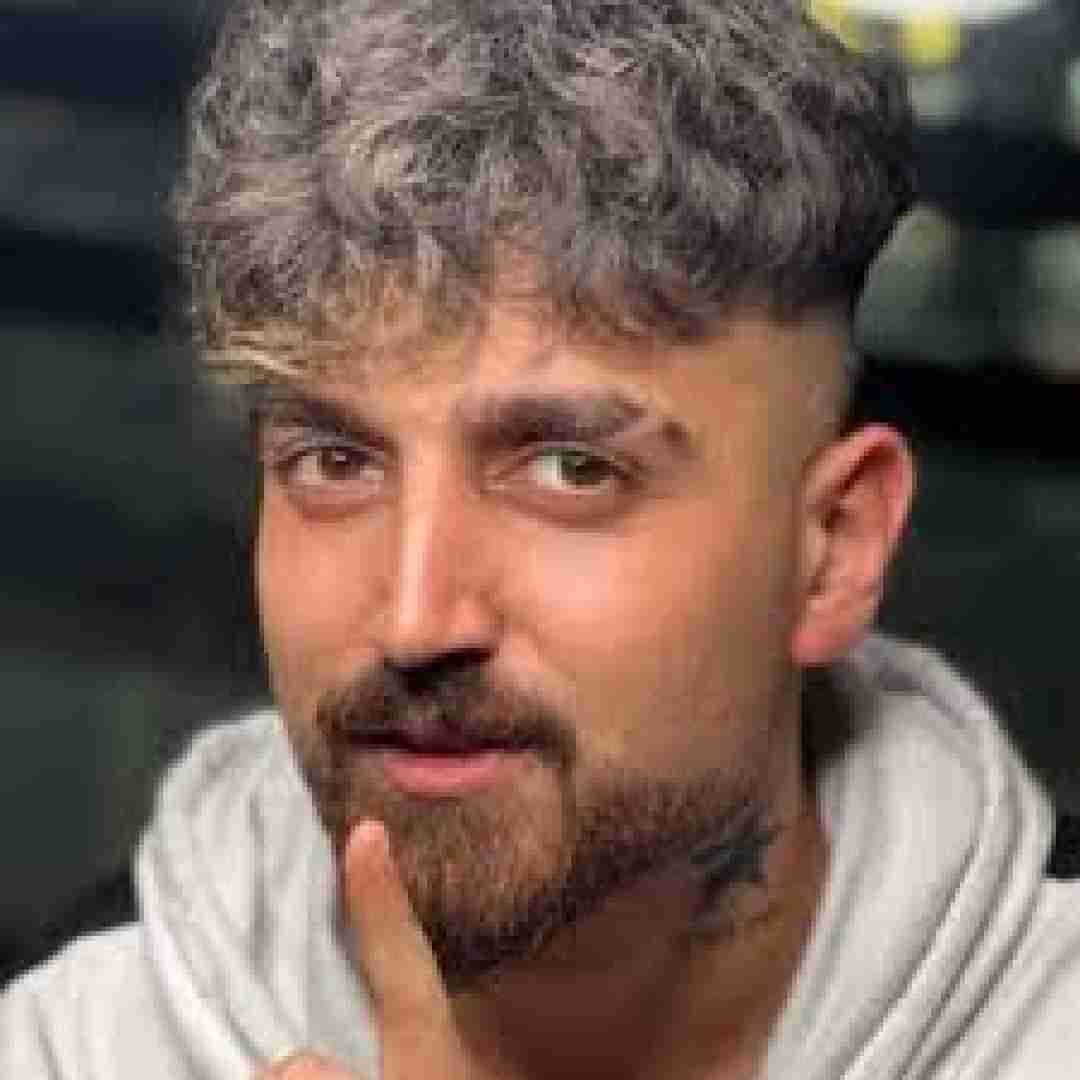 ماهان خادمی زلزله