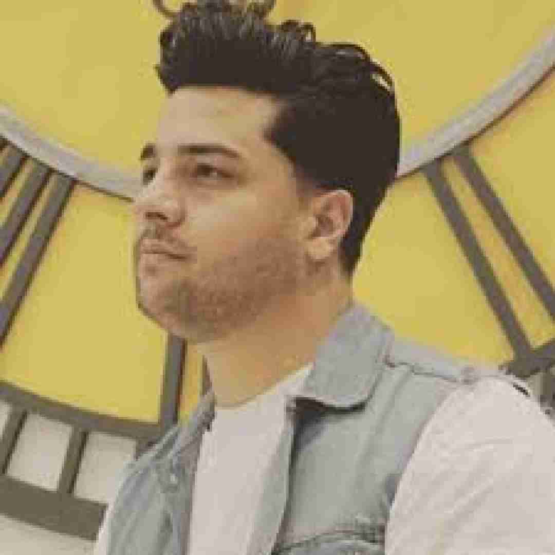 آرش خوشنواز افسانه