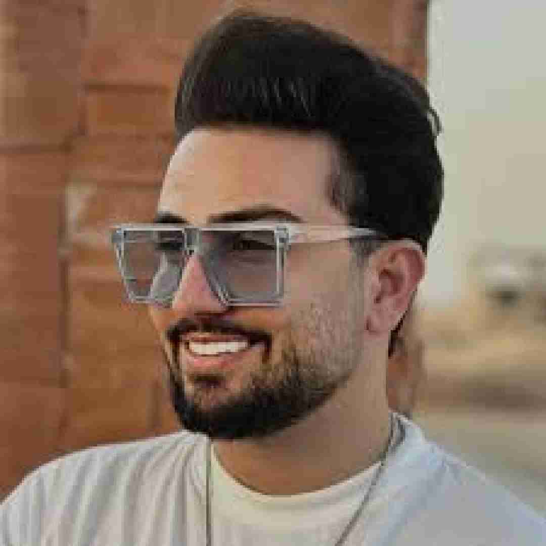 سالار صفرزاده عکساتو‌ من دوره کردم من یه عاشق دوره گردم