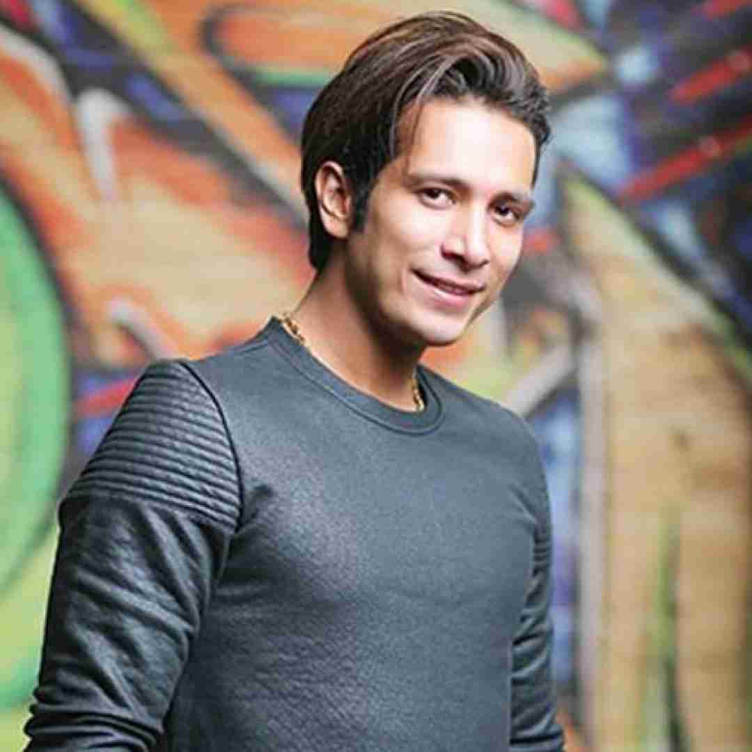 امید علومی آخ مامان عاشقتم تکرارش هرشب عادته