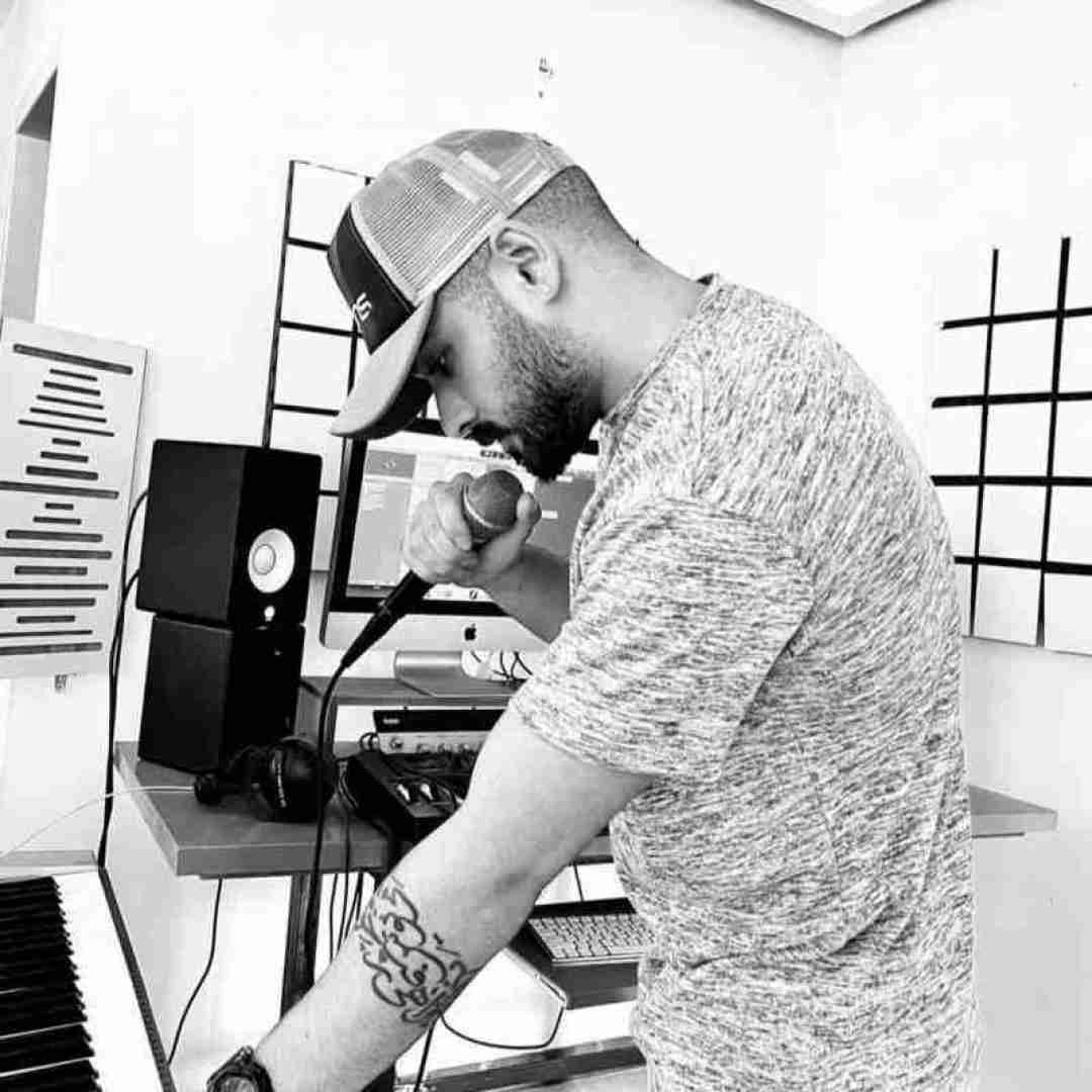 امیر ارسلان باشه از من خبری نگیر سرت گرمه به یه مشت آدم جدید