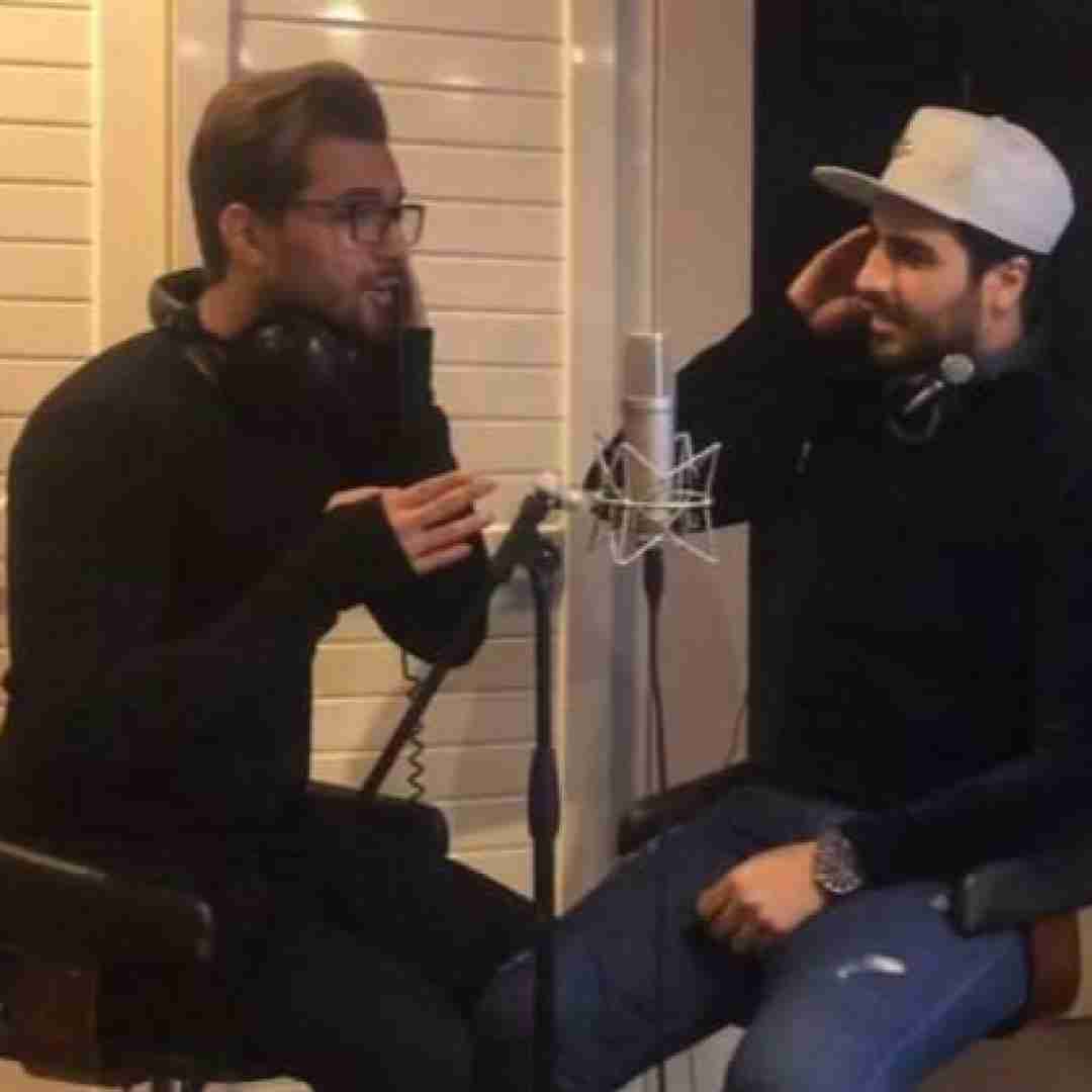 ماکان بند ای وای باز یادم رفت وایسا نرو تو راهم من
