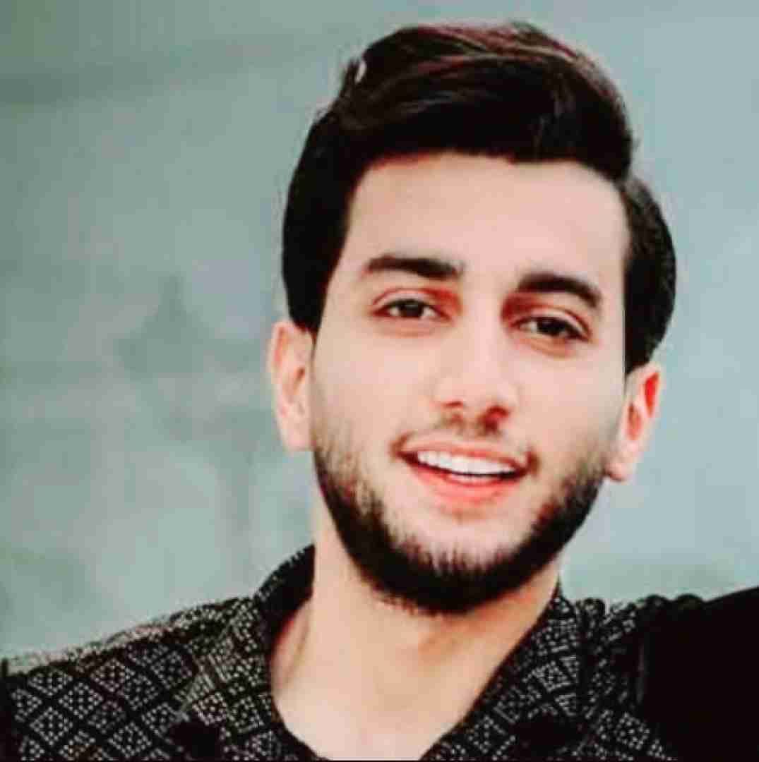 علیرضا باباجانی ته چریکی لباس دور بگردم