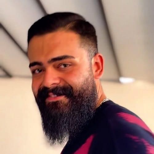 دانلود آهنگ تو گوشیت عکساشو میبینی هی تولدش براش میگیری کیک از علیراد