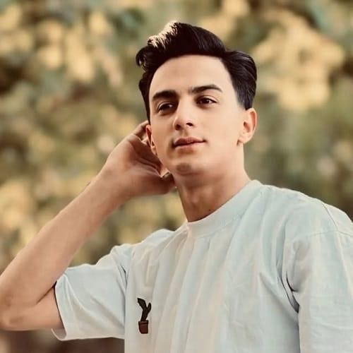 دانلود آهنگ خاطرات مال خودت من دیگه دارم میرم از ابوالفضل رحیمی