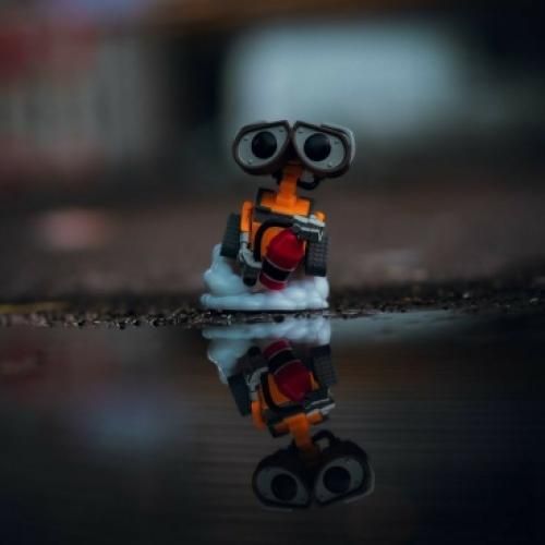 دانلود آهنگ رفیقم اینکارس رفیق تو شیش میزنه