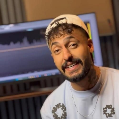 دانلود آهنگ تو مال منیا خوشگل منیا آهوی قشنگ من جایی نریا از ساواش