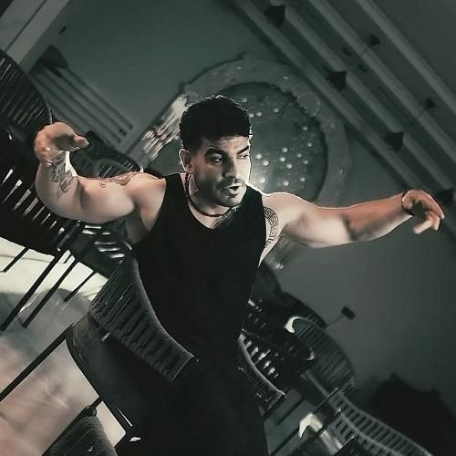 دانلود آهنگ و فارسیا موشم تا بشی متوجه از فرهاد فرهادی