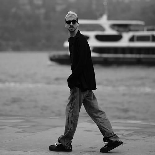 دانلود آهنگ ببین بالشتو ول نمیکنم تو نیستی و دارم دق میکنم از زانکو