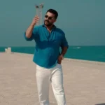 دانلود آهنگ جدید آخه مه عه کدام بدبختیام بگم تو اوج سختی تنها شده دلم از رضا کرمی تارا